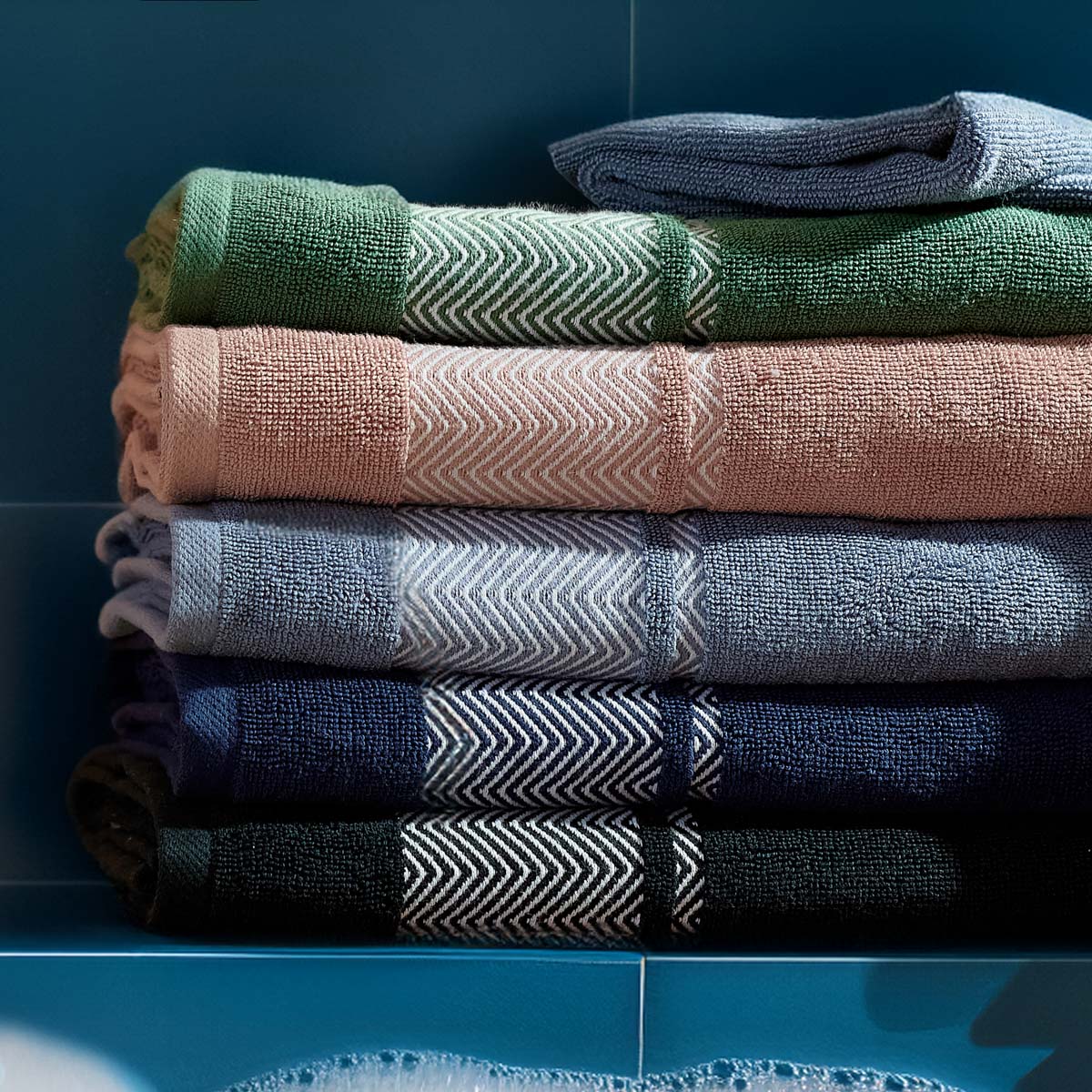 MAIARA Cotton Grey Towel with Decorative Stitching 50x90 cm