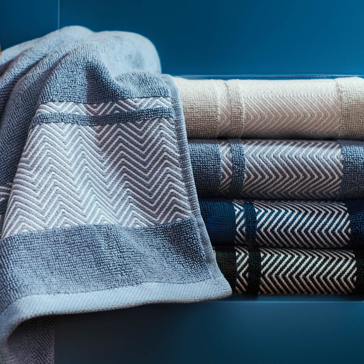 MAIARA Cotton Blue Towel with Decorative Stitching 50x90 cm
