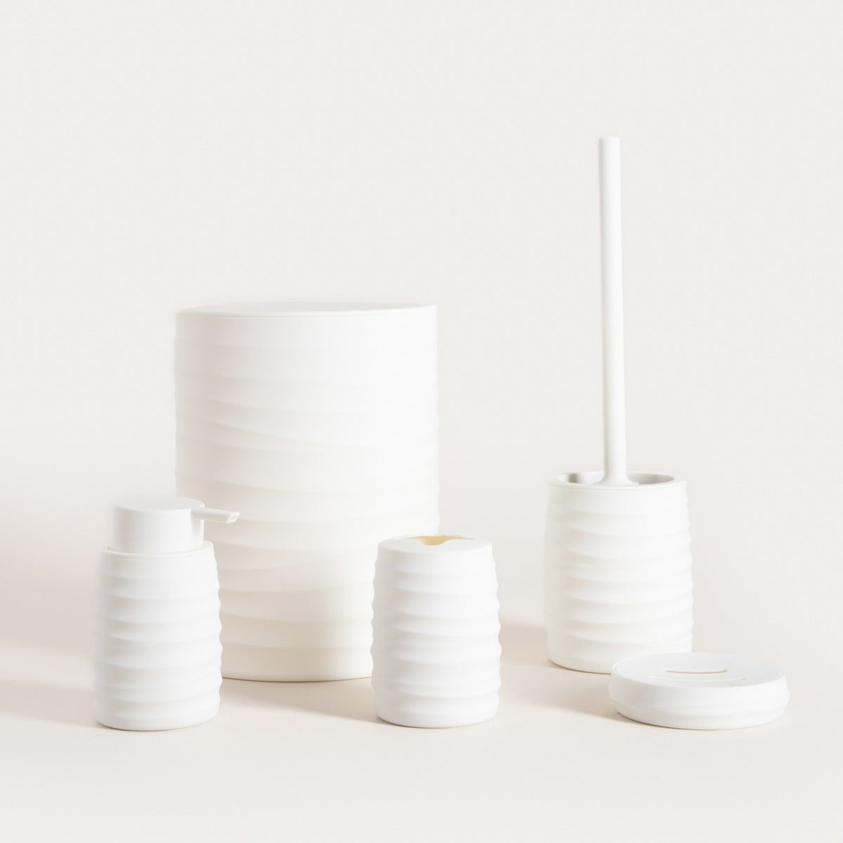 TORUS Embossed White Bathroom Mug - 8.2x8.2x11 cm