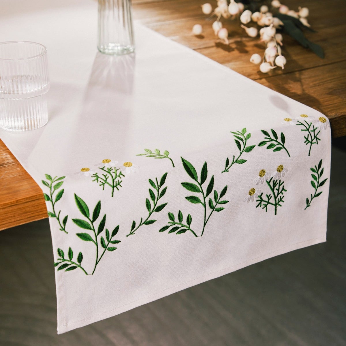 SULA Embroidered Floral Table Runner 40x160 cm