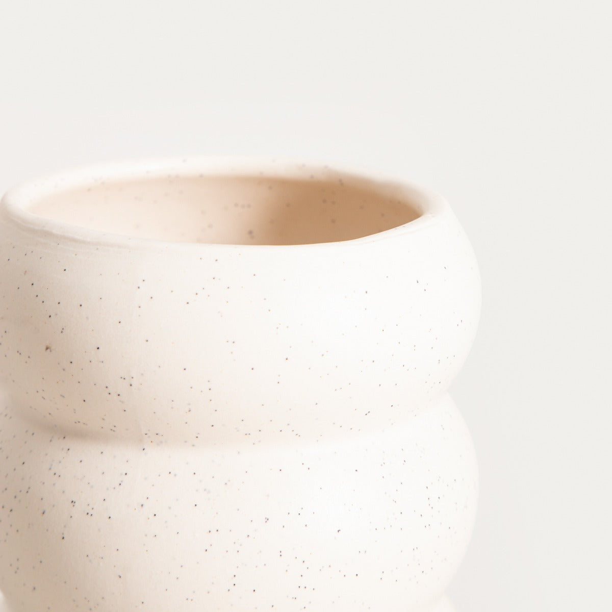 BUBBLY Handleless Ceramic Mug Cream Spotted 0.3L