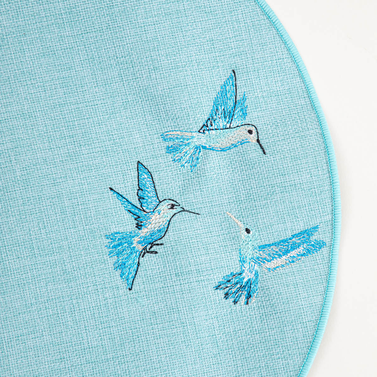 ISOLINA Table Mats with Embroidered Hummingbirds, Set of 2, 38cm