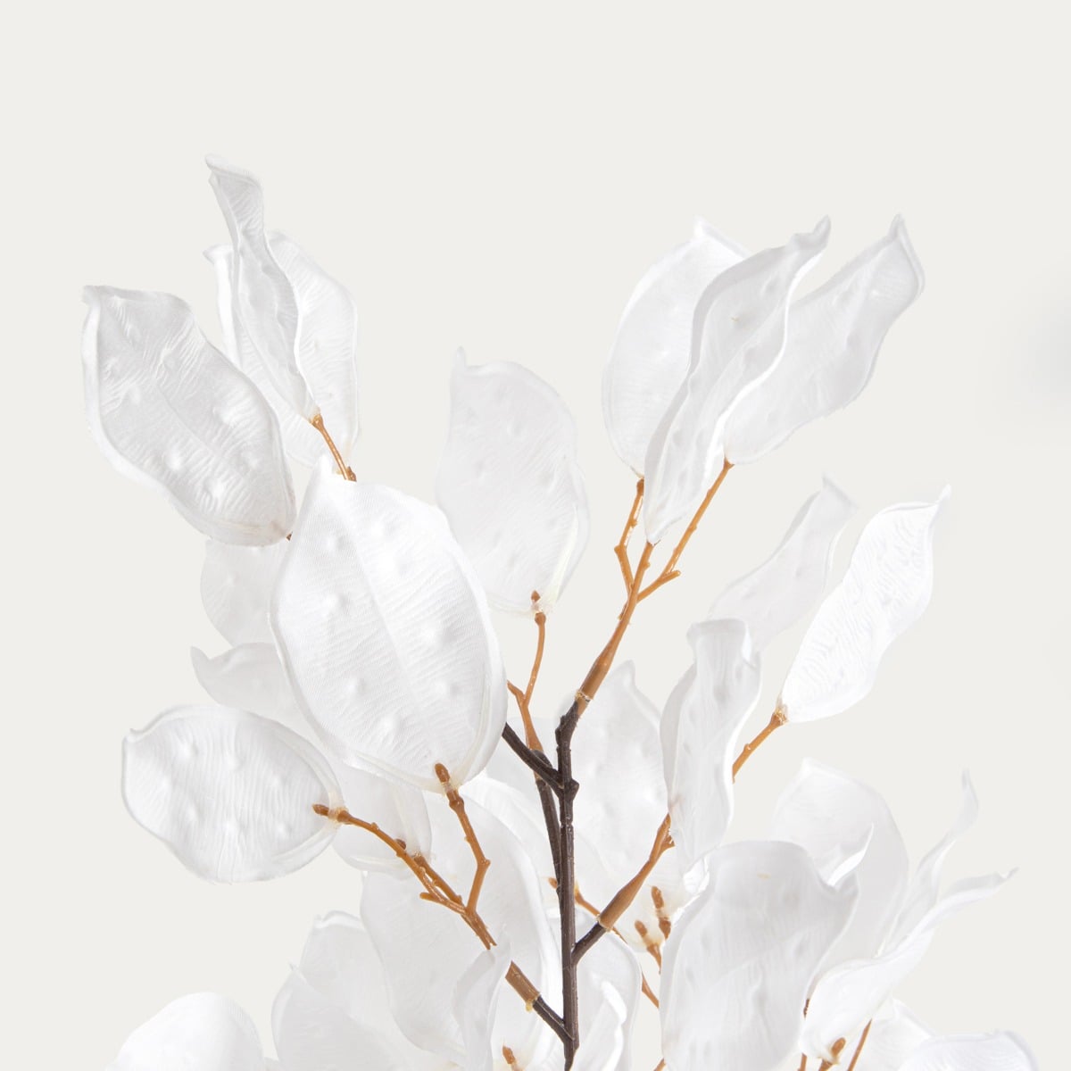 Artificial branch VERDEA with white artificial leaves 90 cm