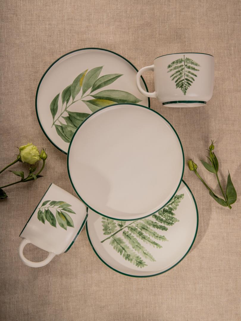 BLYDE Porcelain Plate with Rubberwood Leaf Design 20cm