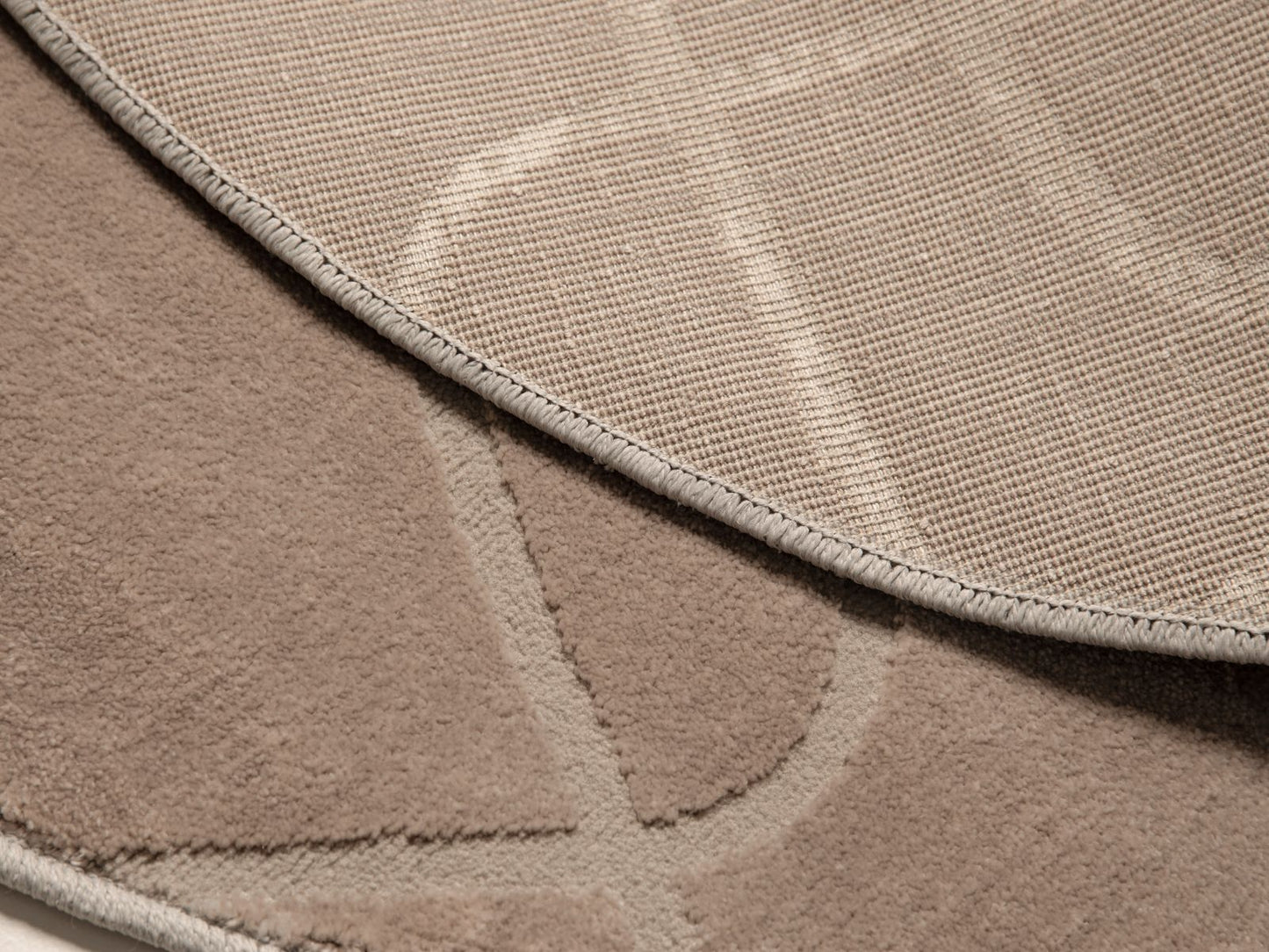 Tana — Rug (133x133x1.25 cm)