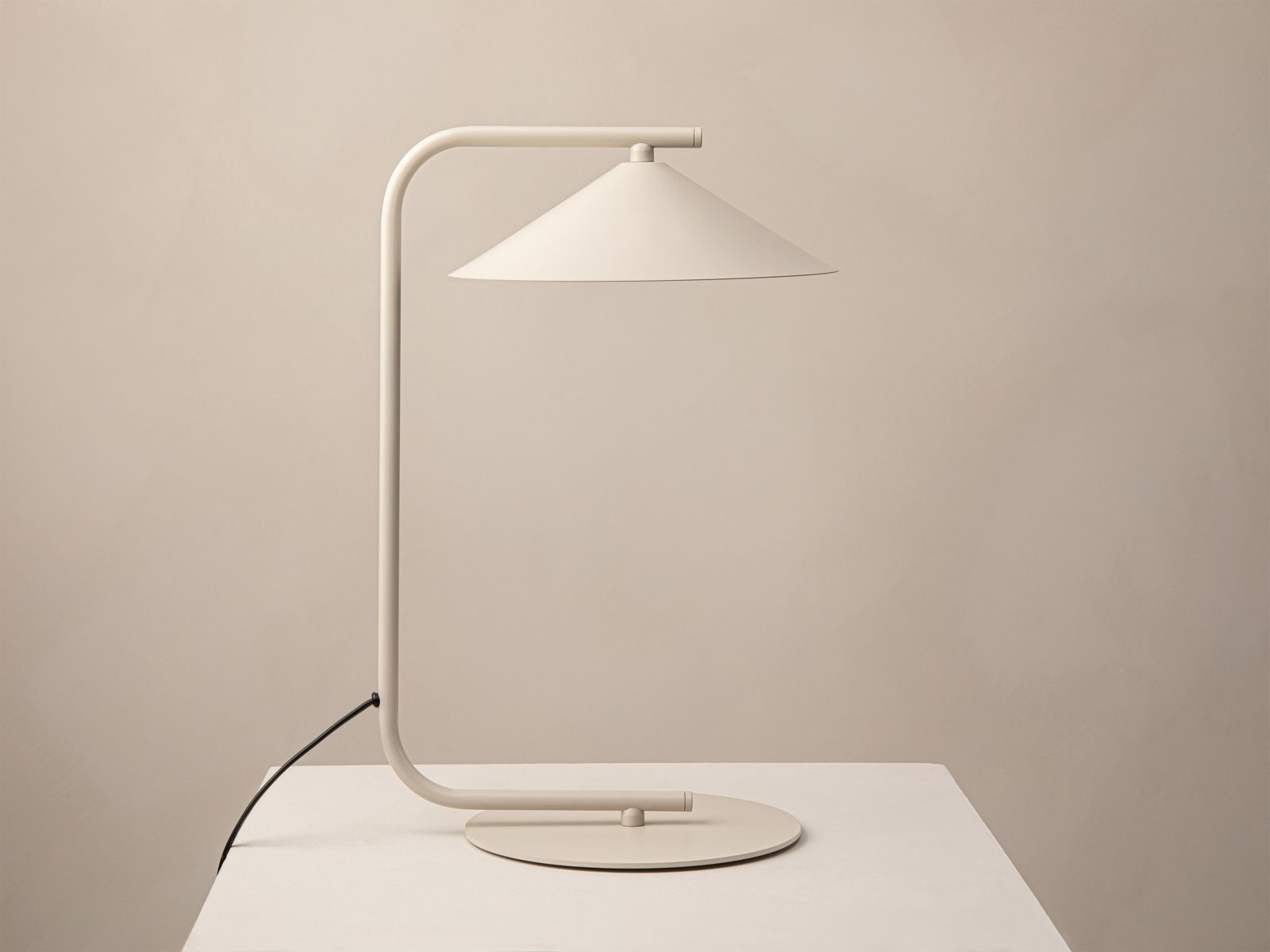 Nocte — Lighting (27x23x42 cm)