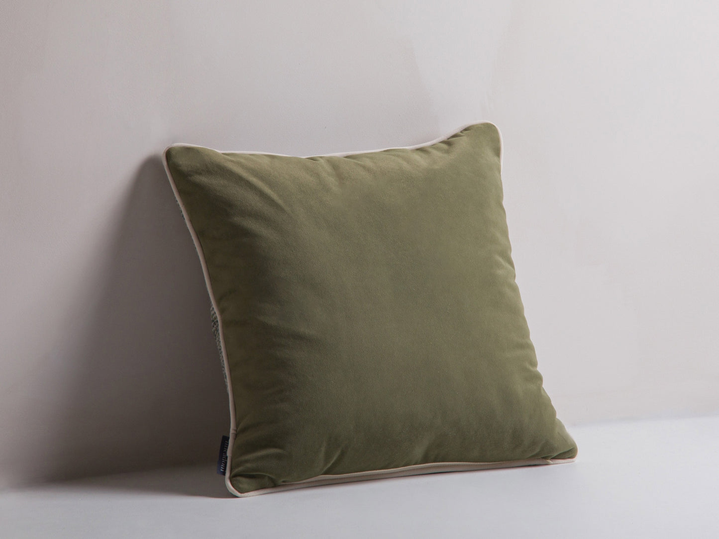 Celine — Padi (45,0 x 14,0 x 45,0 cm)