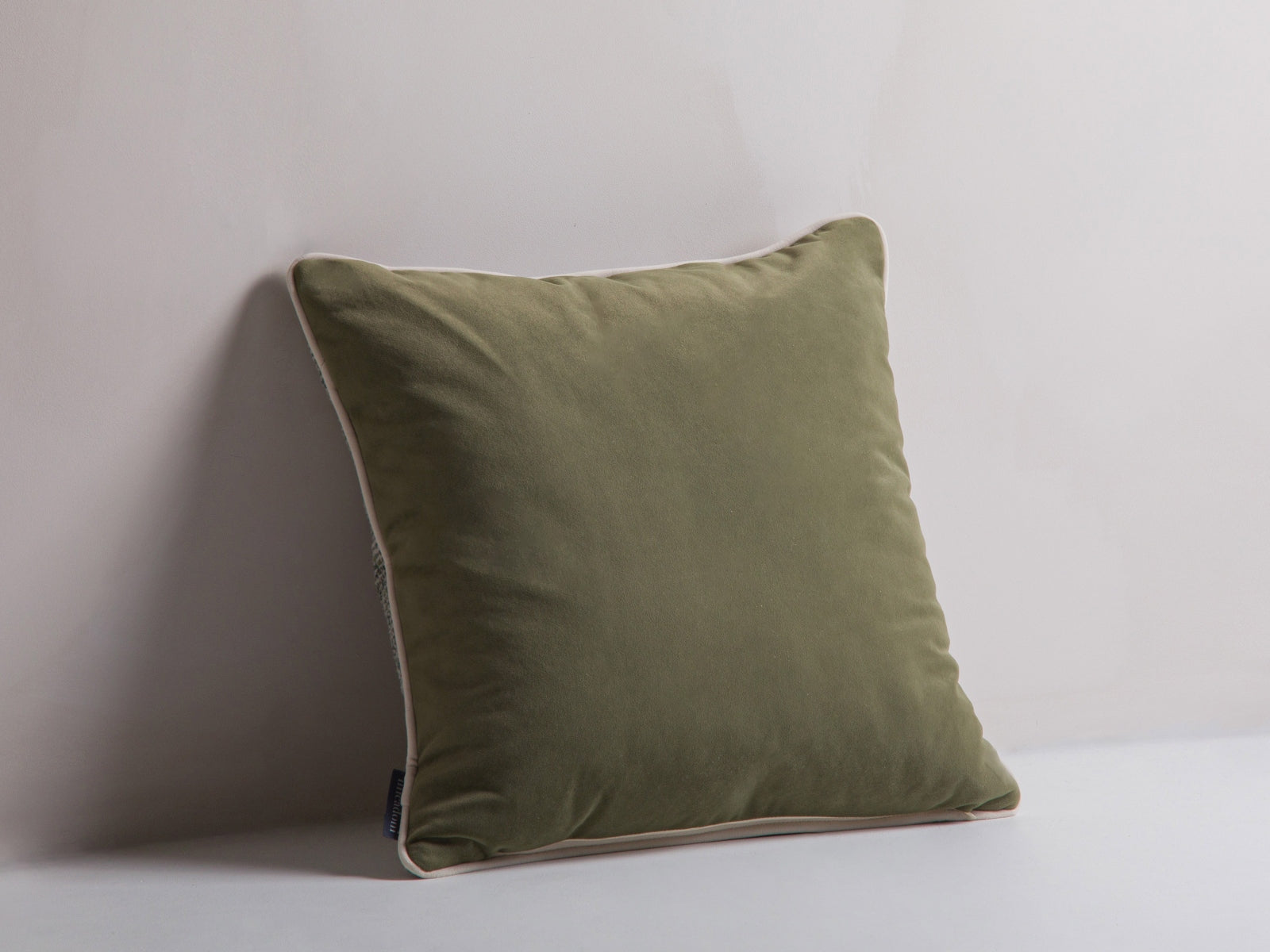 Celine — Padi (45,0 x 14,0 x 45,0 cm)