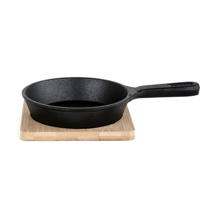 ANDREAS Cast Iron Frying Pan with Bamboo Pad 21x12 cm