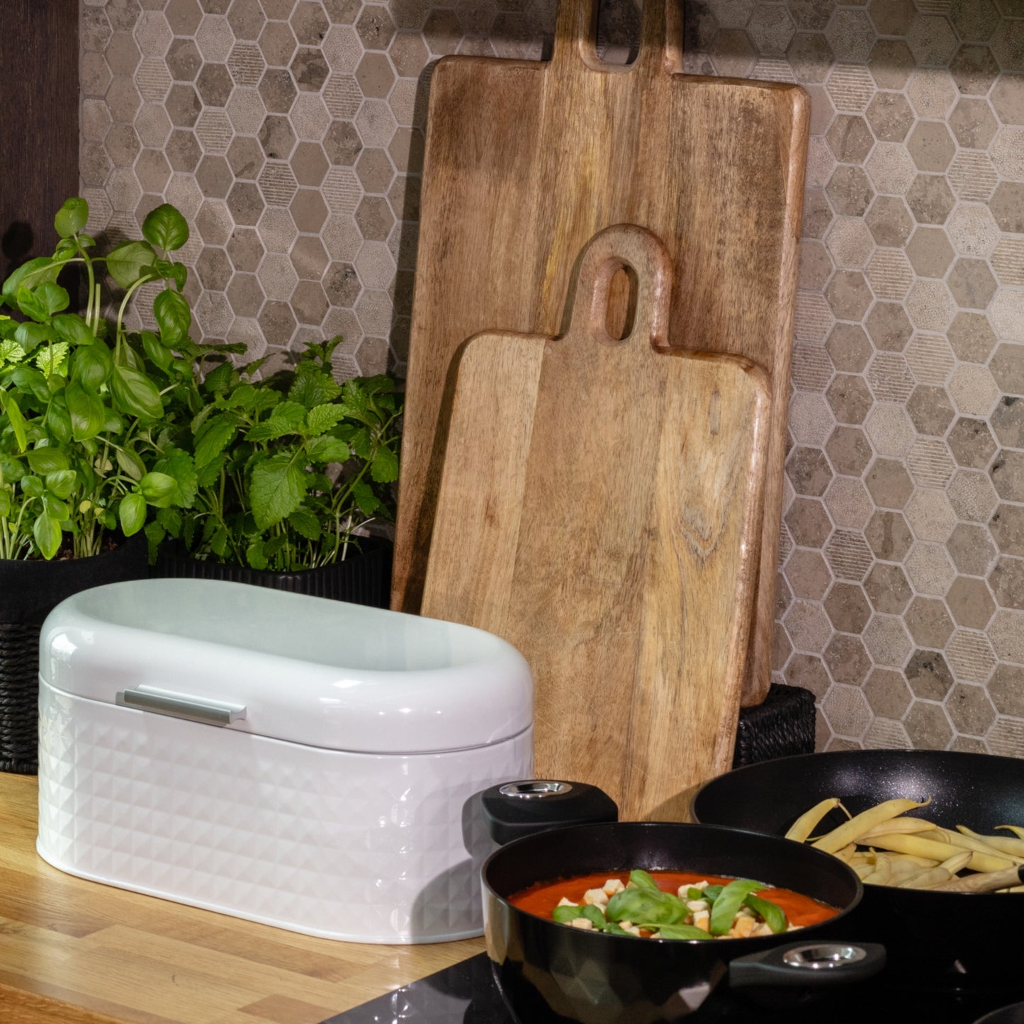VENJA MANGO Cutting Board with Handle - 34.5x20x2.2 cm