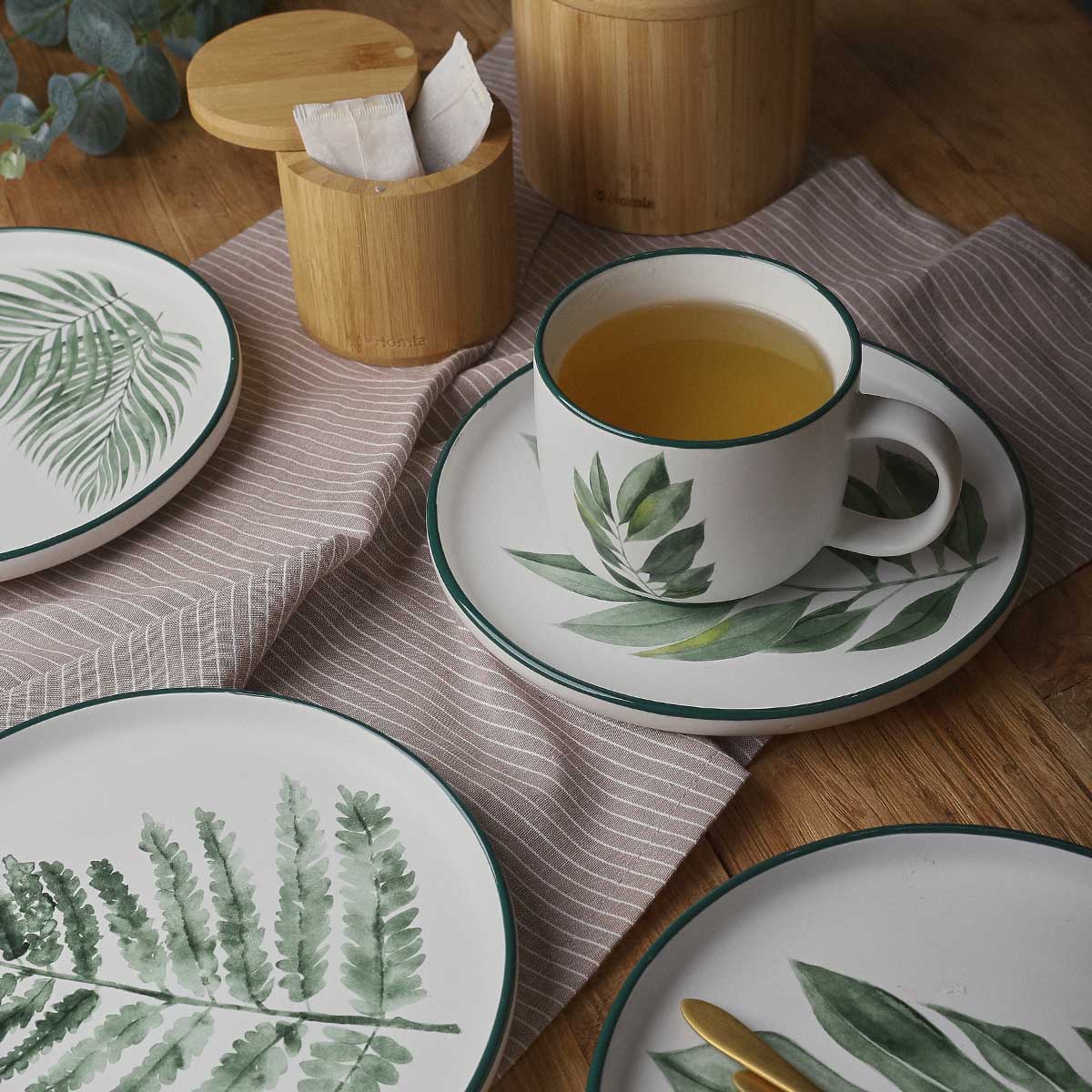 BLYDE Ceramic Mug with Rubberwood Leaf 350ml