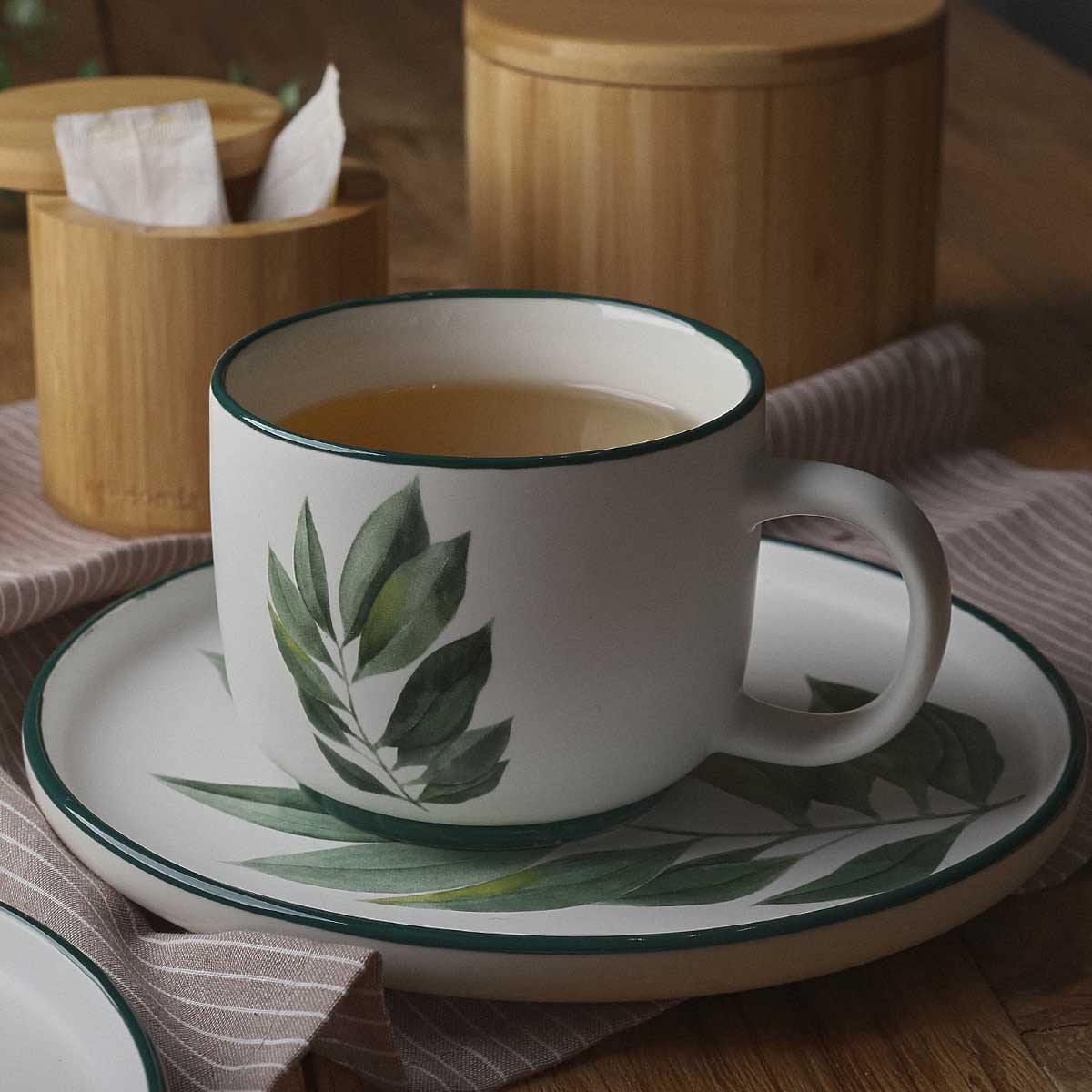 BLYDE Ceramic Mug with Rubberwood Leaf 350ml