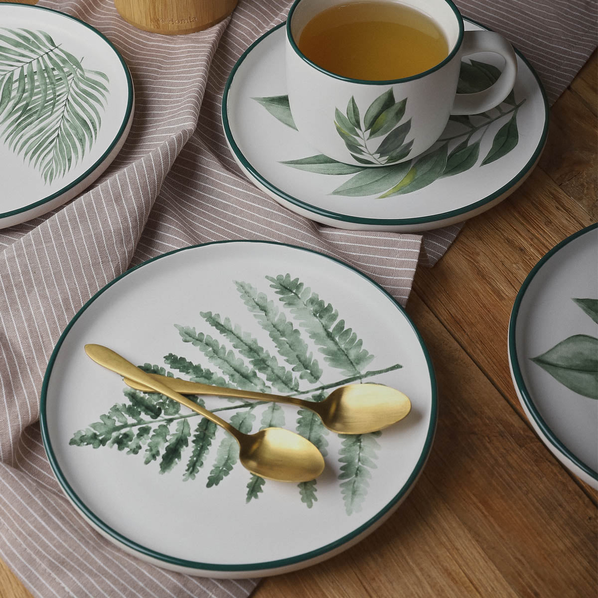 BLYDE Fern Leaf Porcelain Plate 20cm