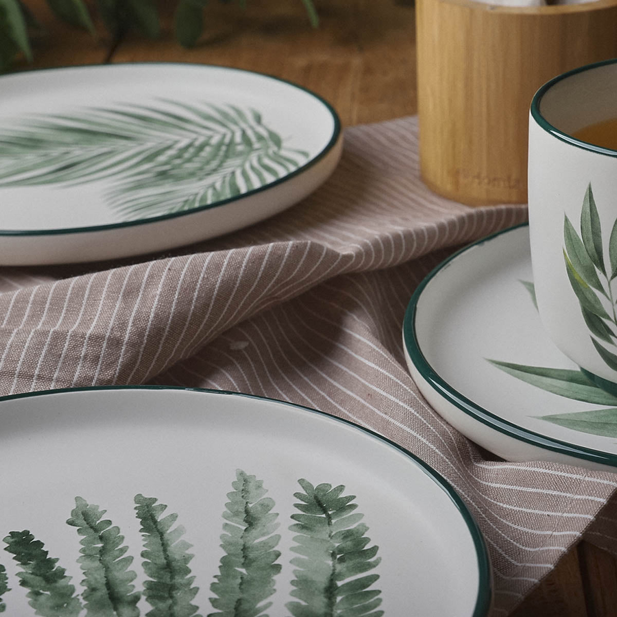 BLYDE Fern Leaf Porcelain Plate 20cm