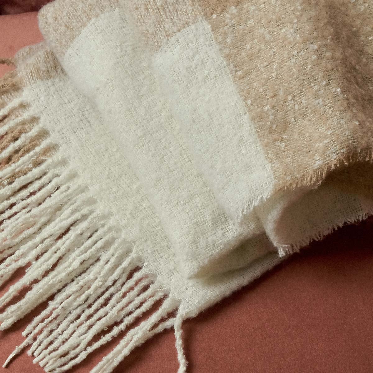 ALLORA Ecru Boucle Yarn Blanket 130x170 cm