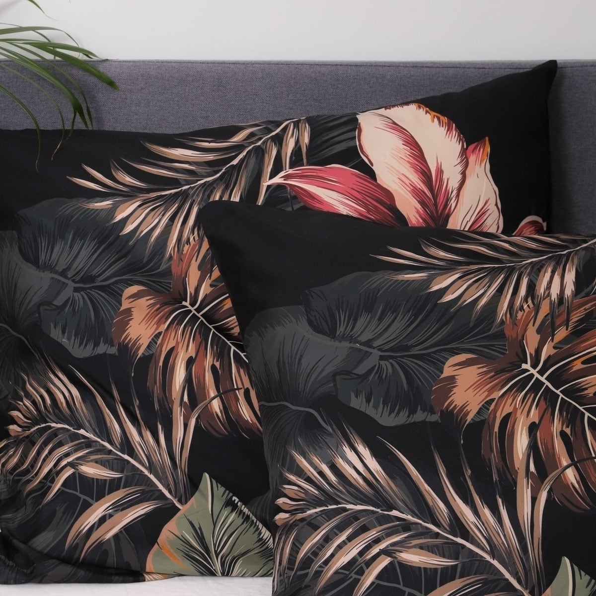 FONCE Microfibre Black Leaf Bedding Set 160x200 cm