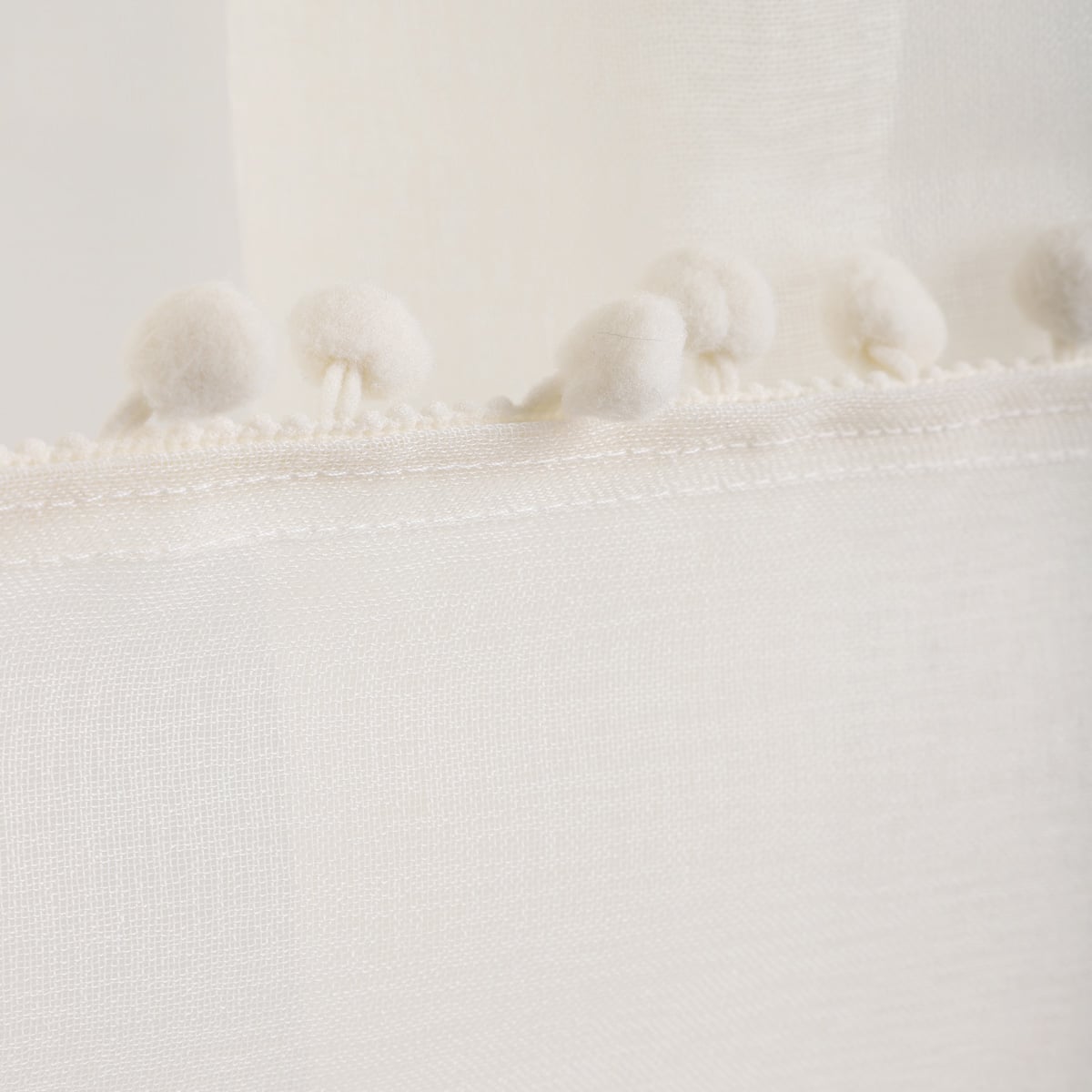 ADI Curtain Blind with Cream Pompons 140x250 cm