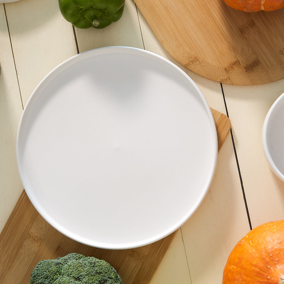 FAMELIO White Dinner Plate 27.5cm Durable Dolomite Ceramic