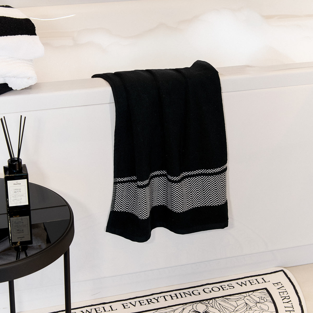 MAIARA Black Cotton Towel with Decorative Stitching 50x90 cm