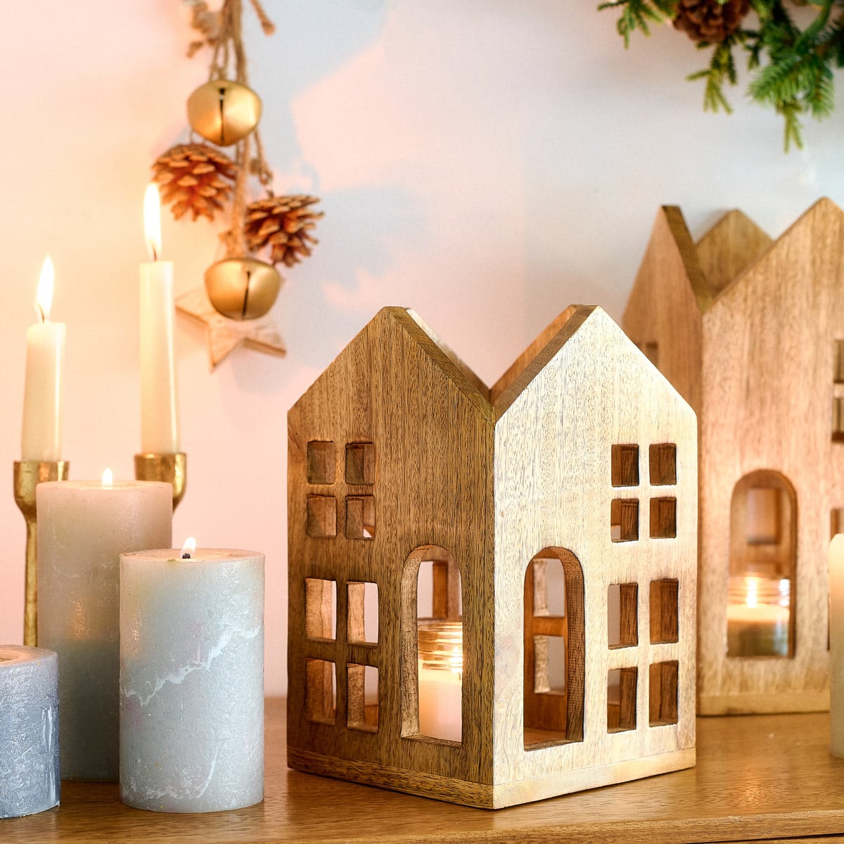MANGOS Mango Wood Lantern - Decorative Standing Lantern 15x15x23cm