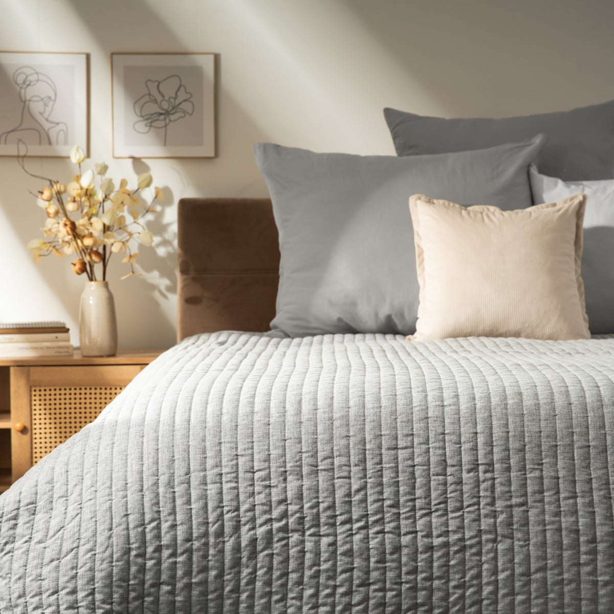 Quilted Grey Striped Bedspread BRISTLES 200x220 cm
