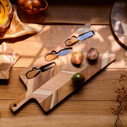 NEVADO Serving Board with 3 Knives - Natural Wood Cheese Board