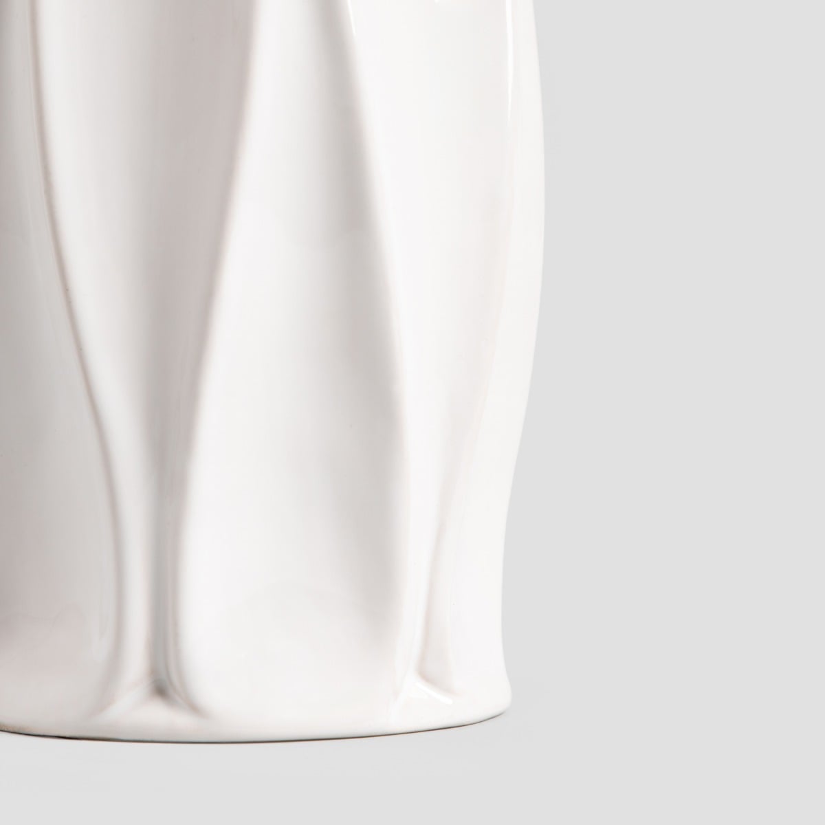 NOVO White Ceramic Vase with Geometric Pattern - 11.2x24.5 cm