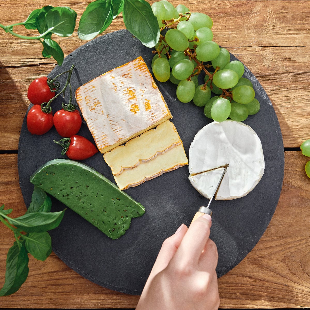 B2STONE Rotating Serving Board with Knives 30cm