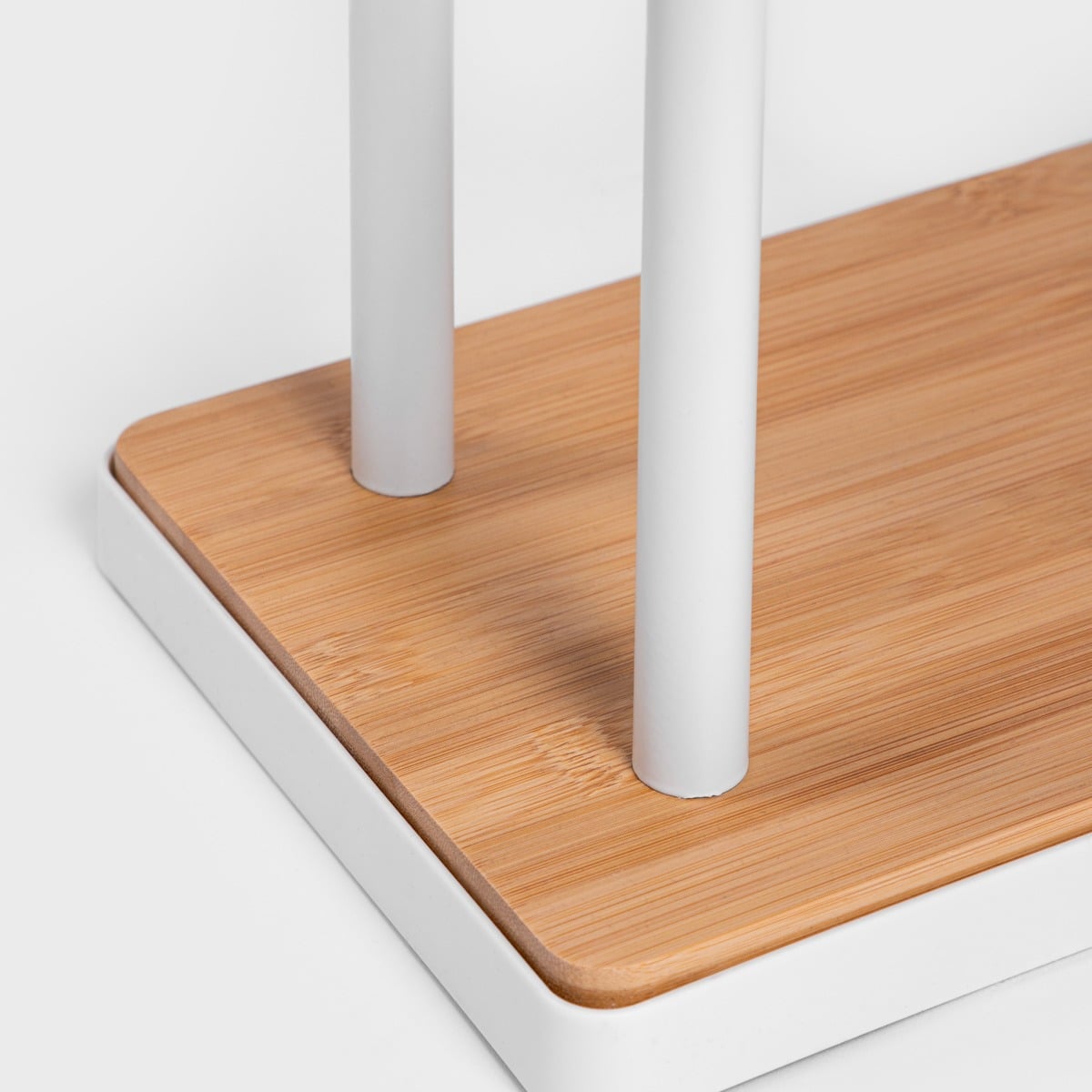 FRAZ White Towel Rack 39x18x78 cm
