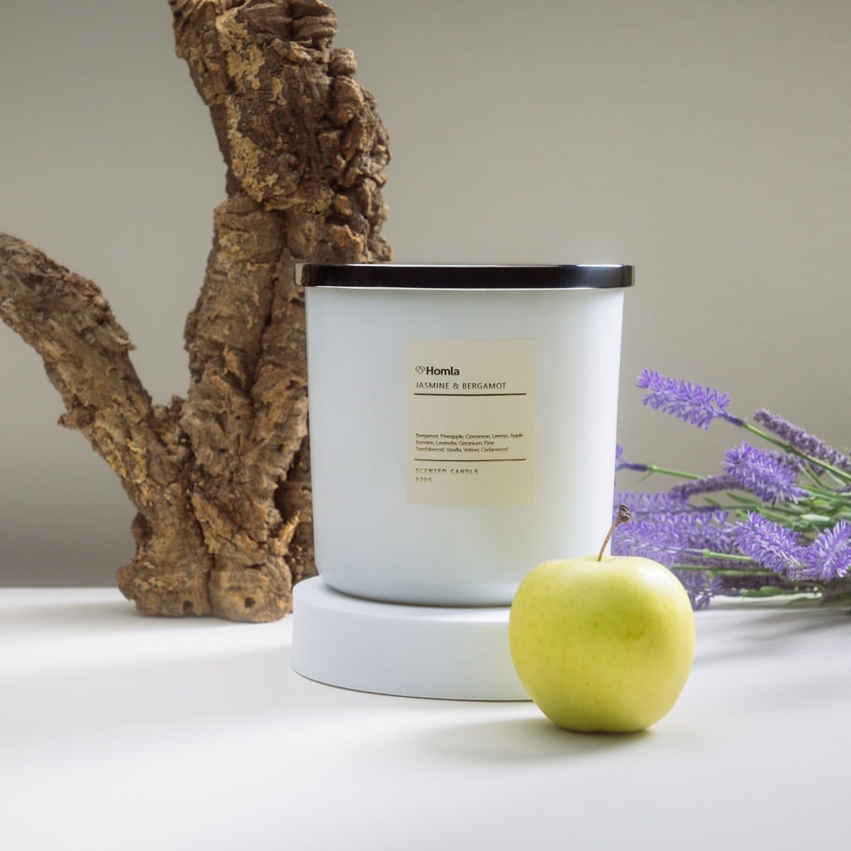 AURA Jasmine & Bergamot Scented Candle 870g