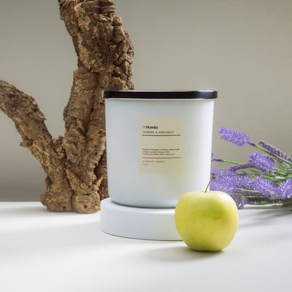AURA Jasmine & Bergamot Scented Candle 870g