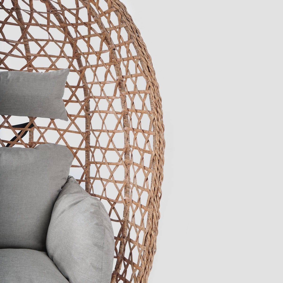 NIDO Natural Outdoor Swing with Beige Cushion