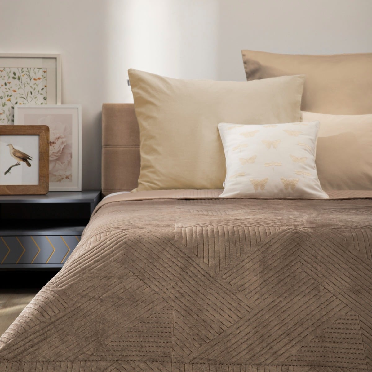 AURUM Gold Velvet Quilted Bedspread 220x240 cm