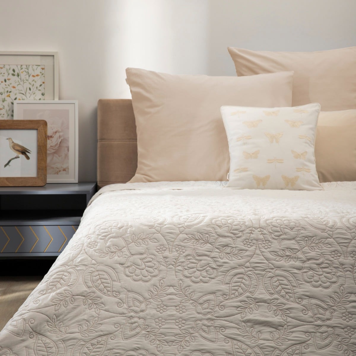 Cludo Microfibre Embroidered Bedspread 200x220 cm