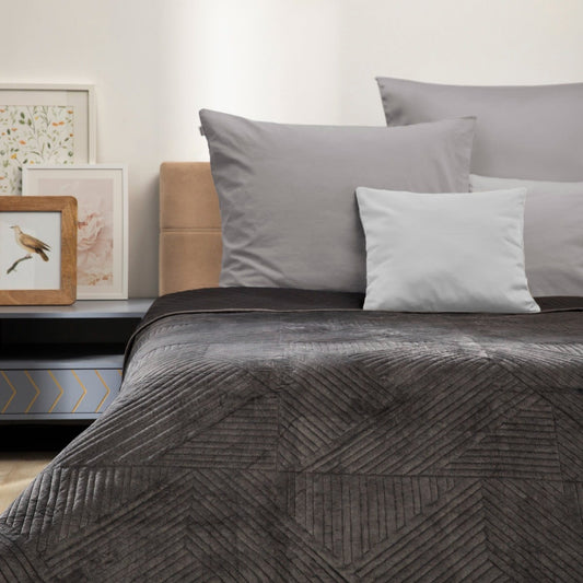 Quilted bedspread AURUM Quilted Black Velvet Bedspread 220x240 cm