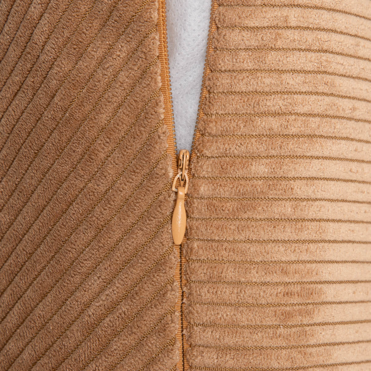 Poszewka FALLERE Taupe Corduroy Cushion Cover 46x46 cm
