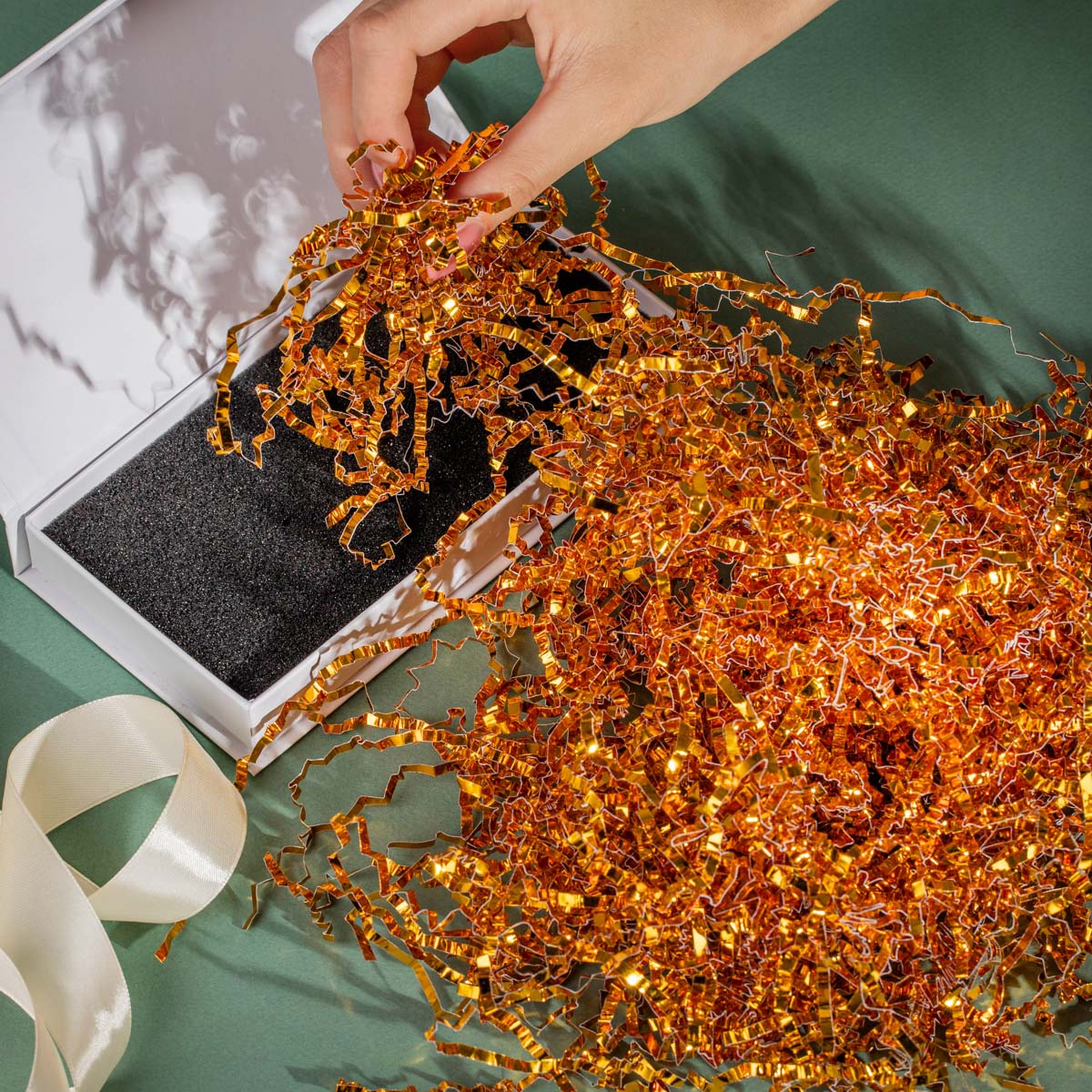 Sianko Gold Straw 250g - Decorative Gift Packaging