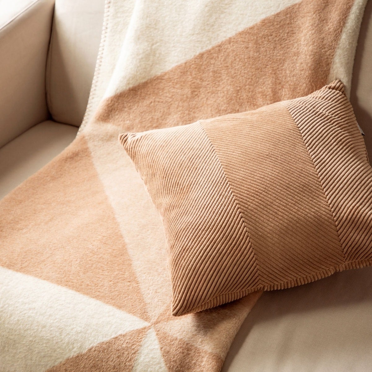 KARDELEN Thick Blanket with Pattern 150x200 cm