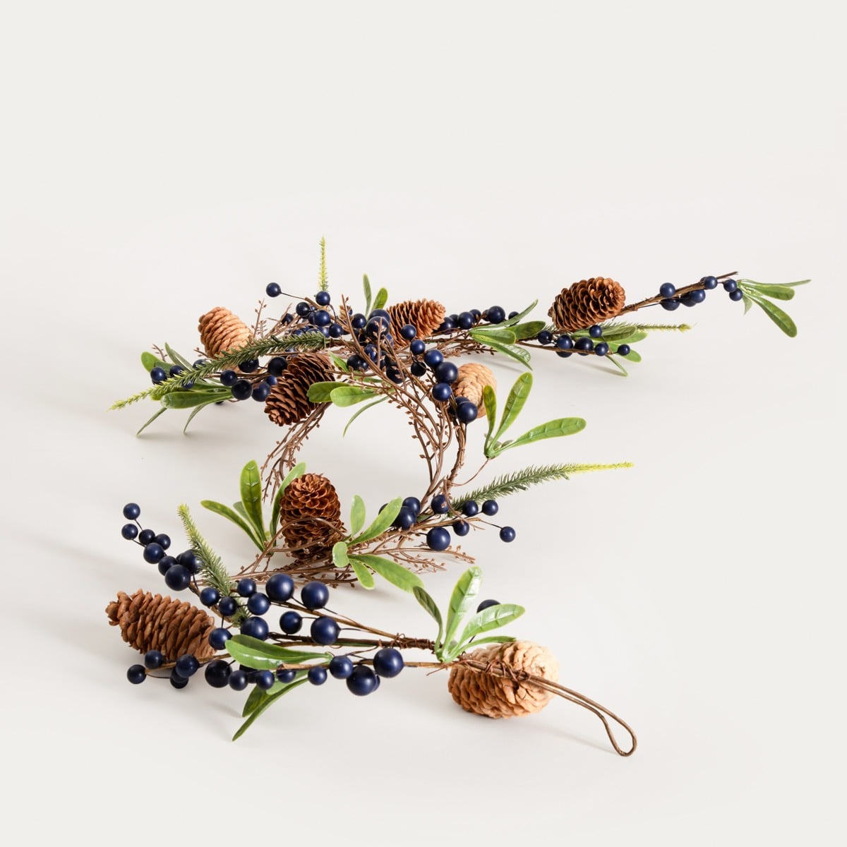 Girlanda TUNDRA Garland with Pine Cones and Hawthorn - 120 cm