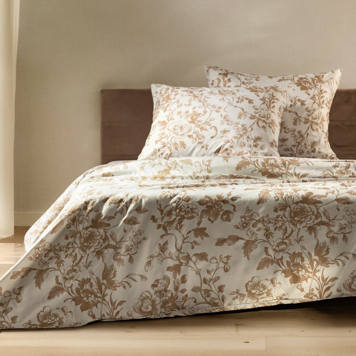 ELENA Microfibre Bedding Set with Delicate Floral Pattern 220x200 cm