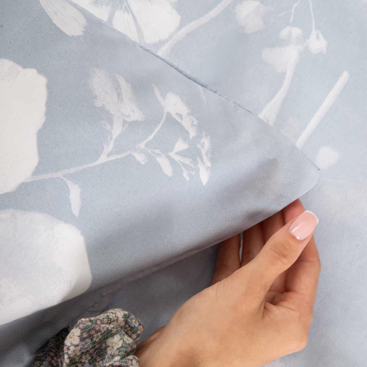 BLOSSOM Blue Floral Microfibre Bedding Set 220x200 cm