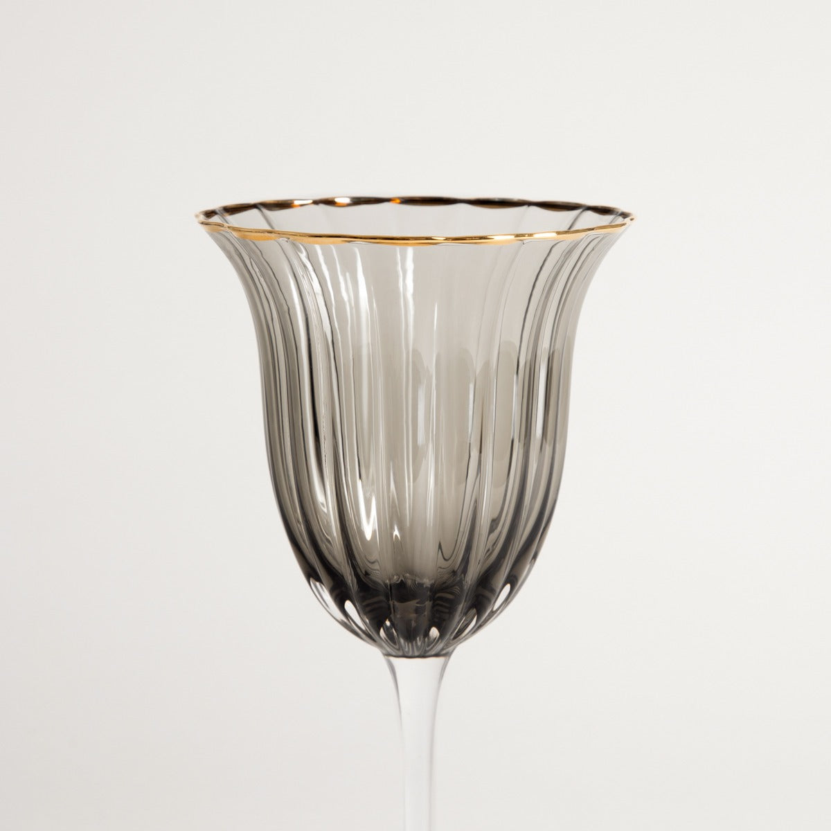 SCURO Black Wine Glass with Gold Rim 0.45L