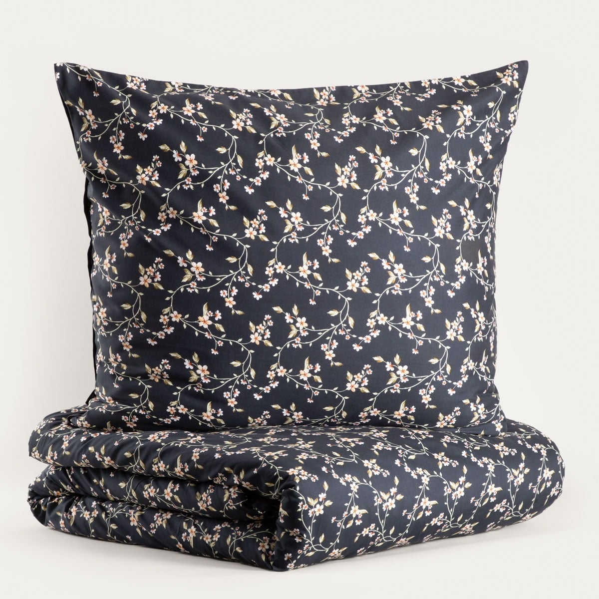 Bed linen set Adriana Microfiber Bedding Set with Floral Pattern 220x200 + 2x70x80 cm