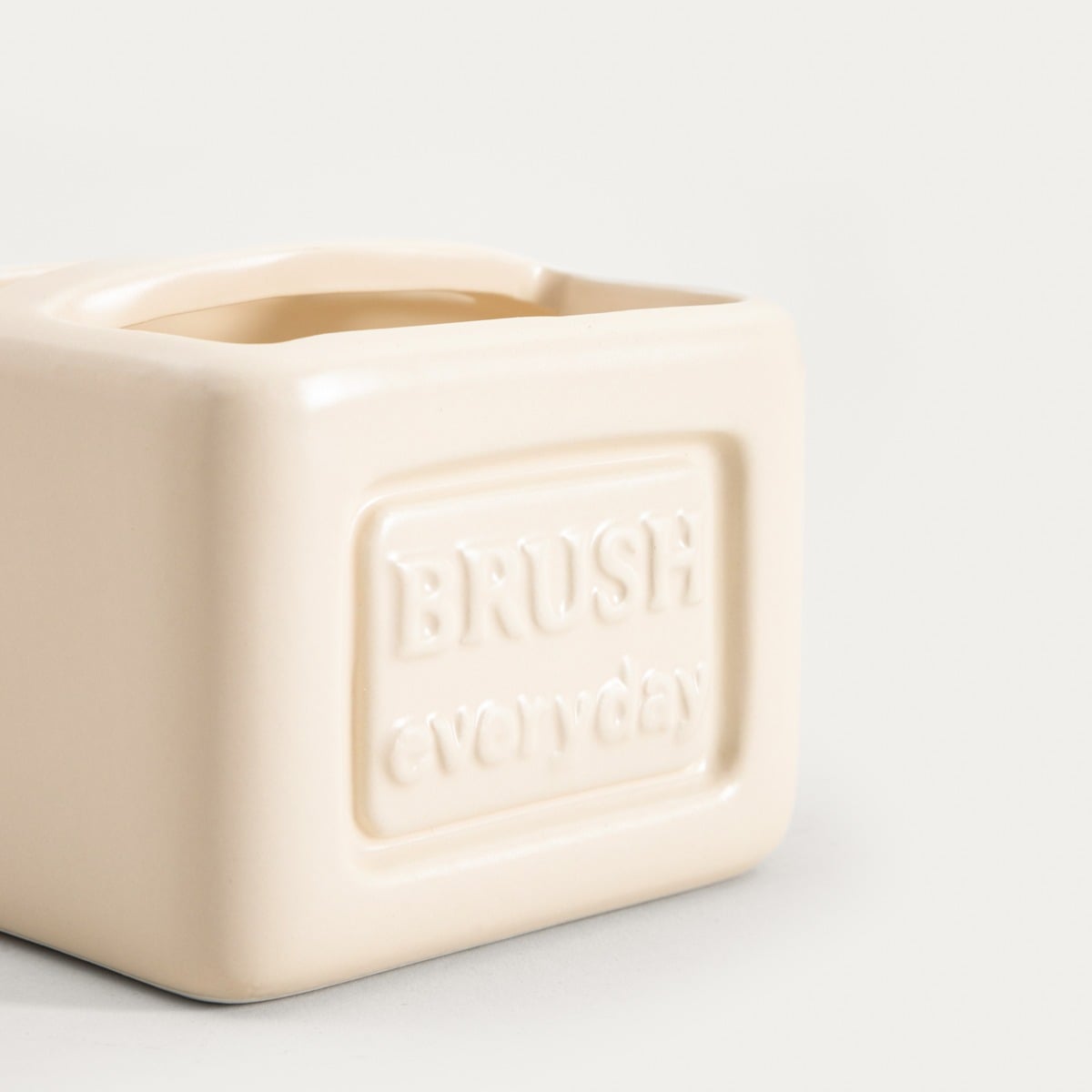 SYLAN Cream Sponge Container 12x10x12cm