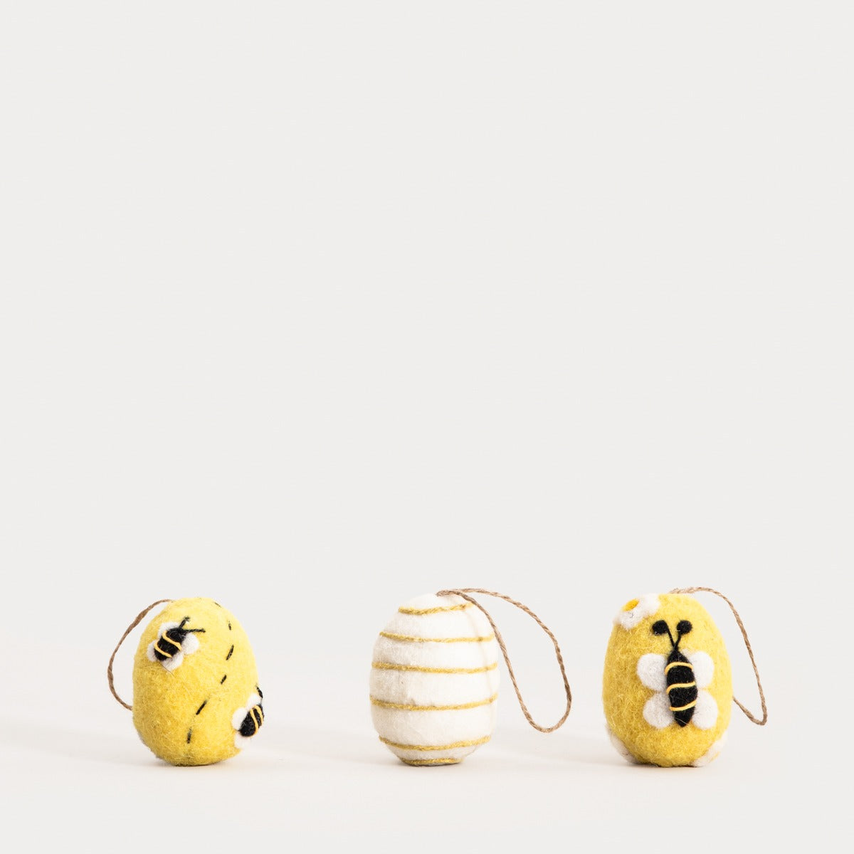 Set of hangers Set of 6 EIER Felt Egg Hanging Ornaments with Bee Motif