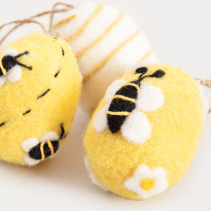 Set of hangers Set of 6 EIER Felt Egg Hanging Ornaments with Bee Motif