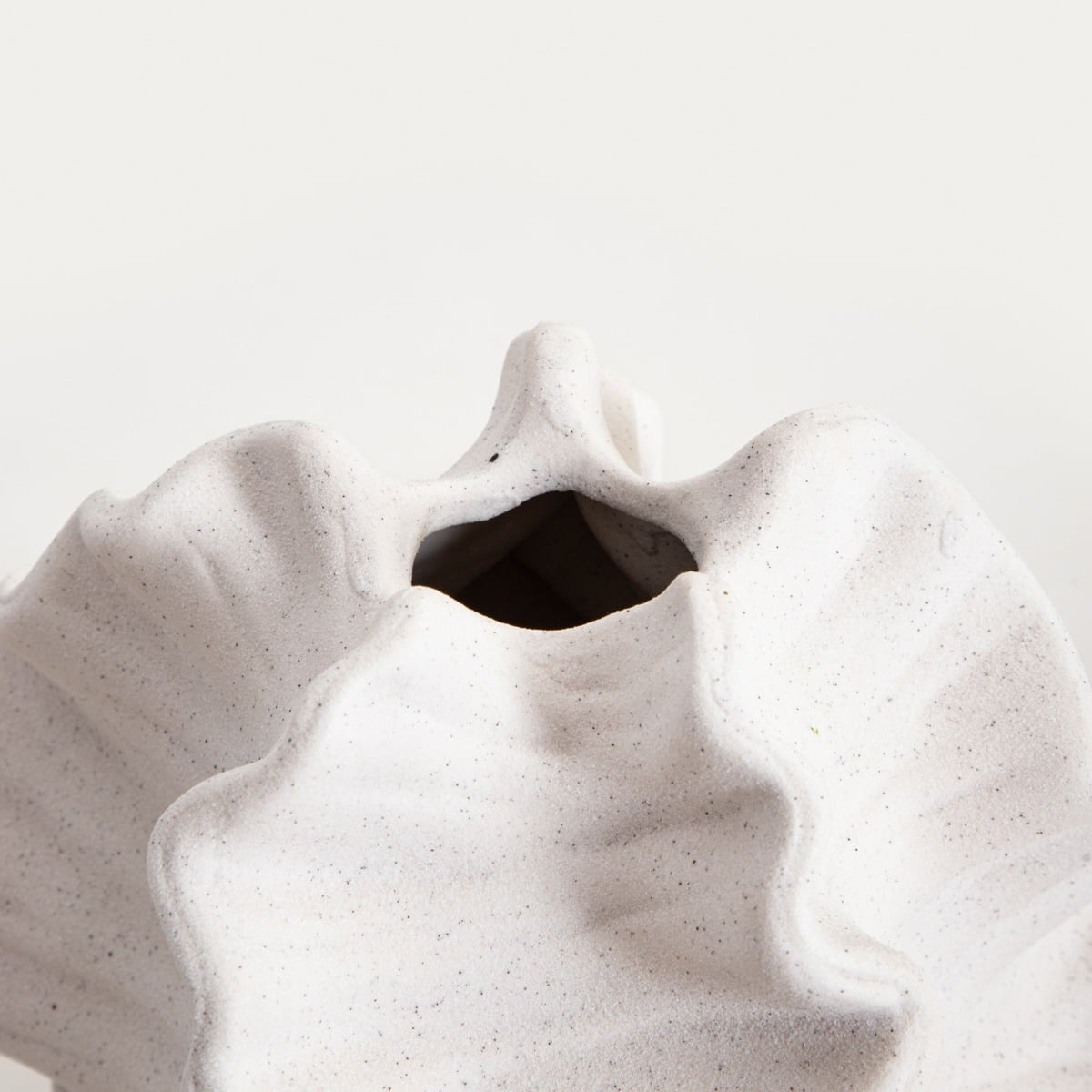 Wazon MARE Sculptural Ceramic Vase 21x21x21cm