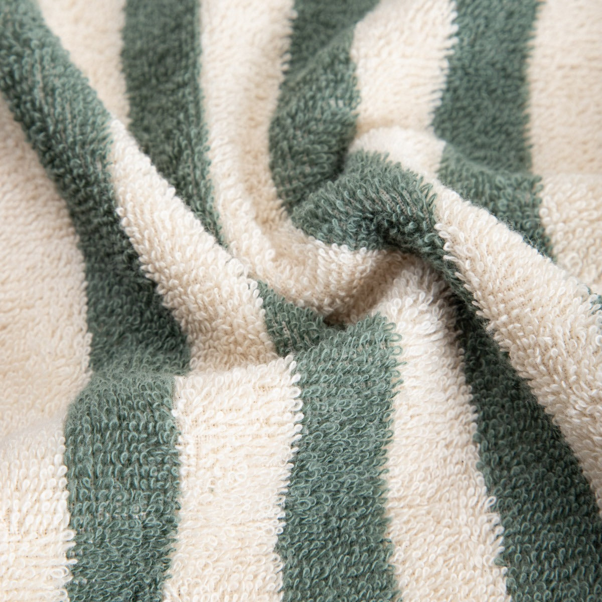 LISTRA Pistachio Stripes Bath Towel 50x90 cm