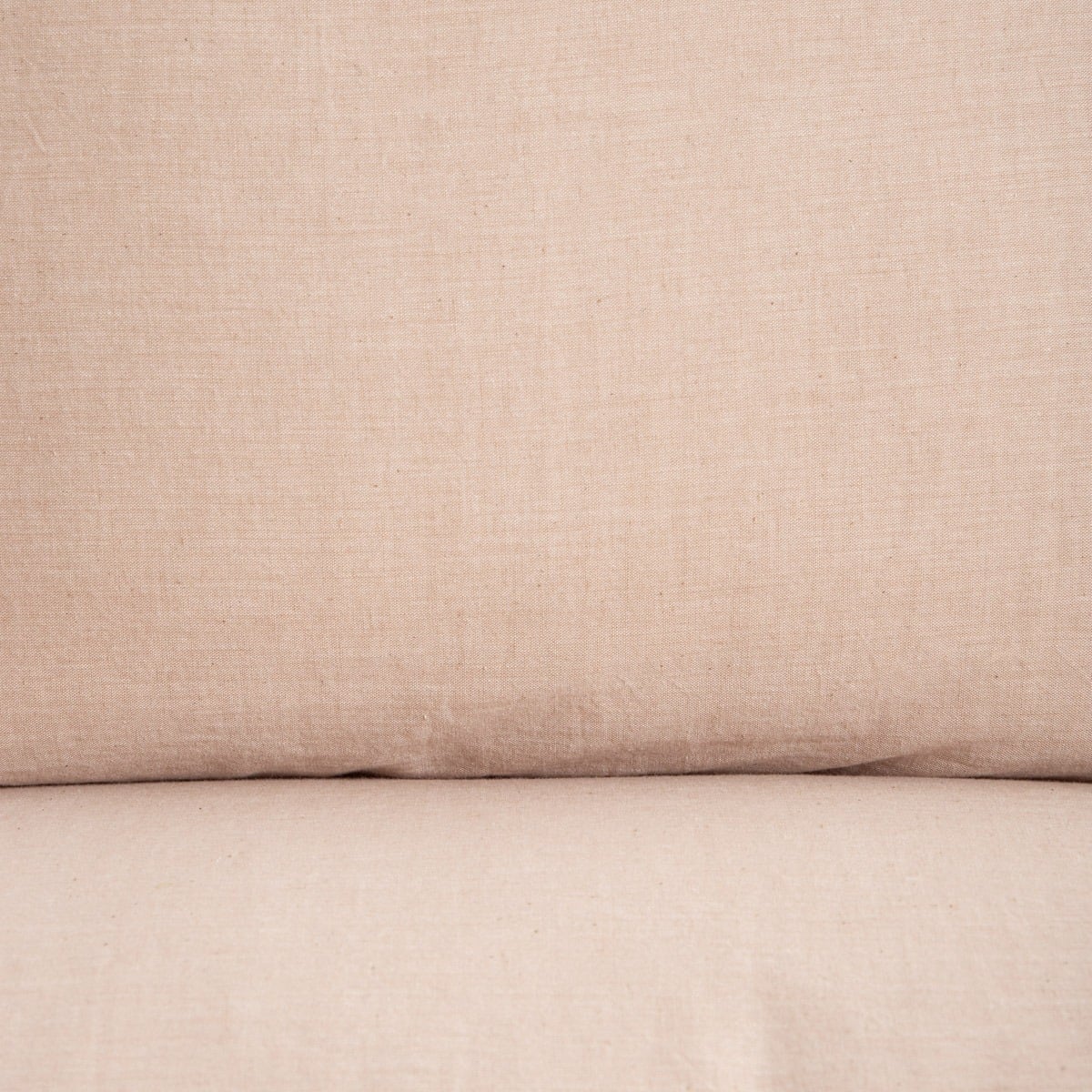 Set of Two GOSSY Cotton Pillowcases in Dyed Beige Threads 70x80 cm