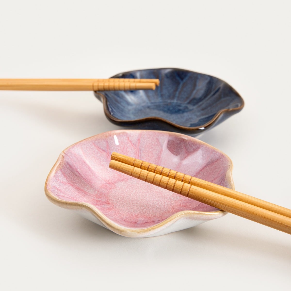 Sakura Flower-Shaped Pink Sushi Set - 6 Piece Ceramic Serving Dish